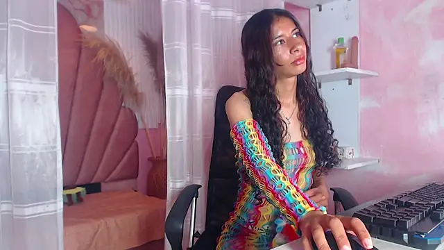 Siena Bouer online show from 03.04.26