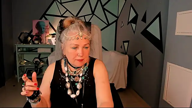 Snapshot of LilaMaharani chatting on 03.25.26 LilaMaharani online show from 03.25.26