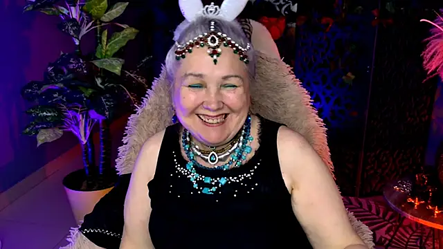 Snapshot of LilaMaharani chatting on 04.20.26 LilaMaharani online show from 04.20.26