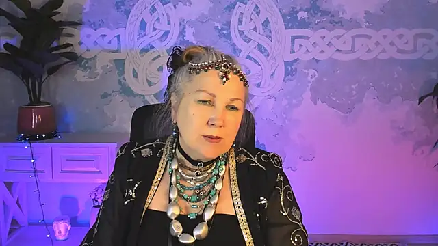 Snapshot of LilaMaharani chatting on 04.24.26 LilaMaharani online show from 04.24.26