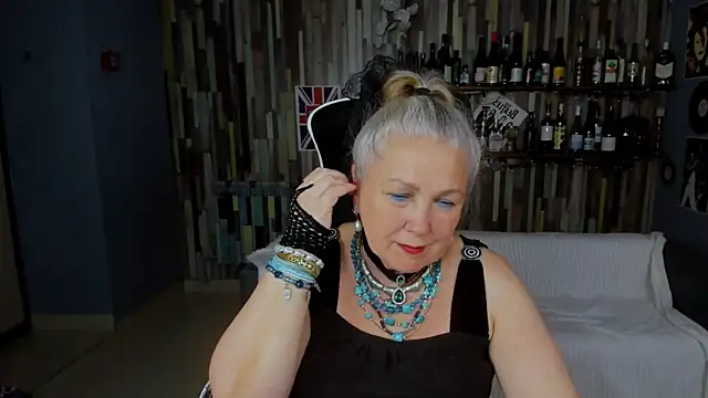 Snapshot of LilaMaharani chatting on 05.20.26 LilaMaharani online show from 05.20.26