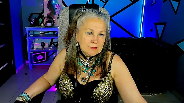 Snapshot of LilaMaharani chatting on 05.25.26 LilaMaharani online show from 05.25.26