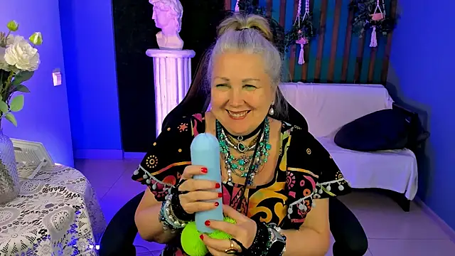 Snapshot of LilaMaharani chatting on 05.28.26 LilaMaharani online show from 05.28.26
