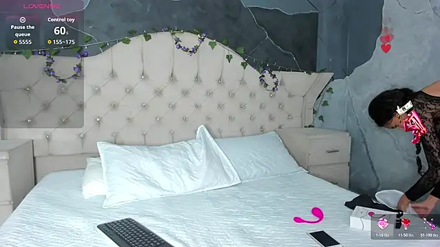 AdharaCruzz  online show from 03.28.26