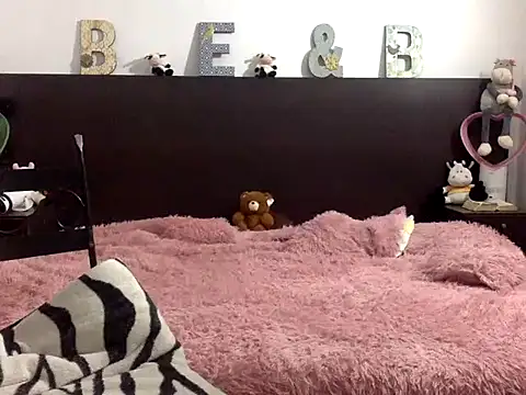 Snapshot of mommy-Milf chatting on 03.22.26 mommy-Milf online show from 03.22.26