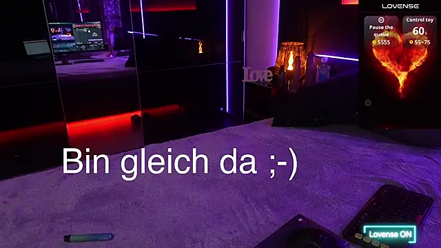 Snapshot of Scarlet6Sins chatting on 04.12.26 Scarlet6Sins online show from 04.12.26