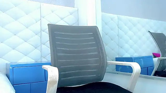 catriona queen16 online show from 04.04.26