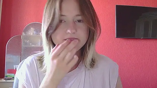 Snapshot of Beloved_Mary chatting on 07.14.26 Beloved Mary online show from 07.14.26