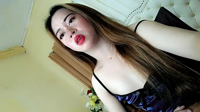 Snapshot of Seductive_sophie chatting on 04.20.26 Seductive sophie online show from 04.20.26