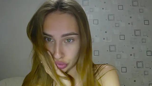 Snapshot of yourameliaa chatting on 05.14.26 yourameliaa online show from 05.14.26