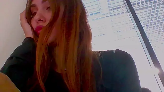 Snapshot of yourameliaa chatting on 06.14.26 yourameliaa online show from 06.14.26