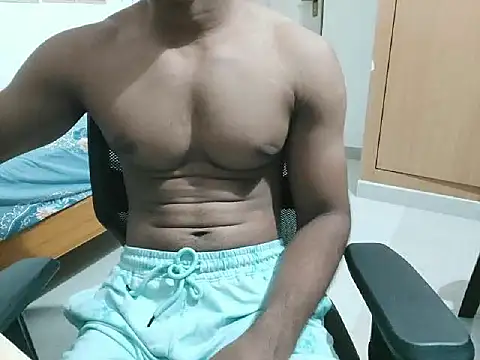 Snapshot of kratosTheHunk chatting on 06.20.26 kratosTheHunk online show from 06.20.26