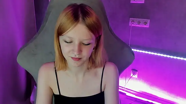 Snapshot of Emma_Dusk chatting on 07.11.26 Emma Dusk online show from 07.11.26