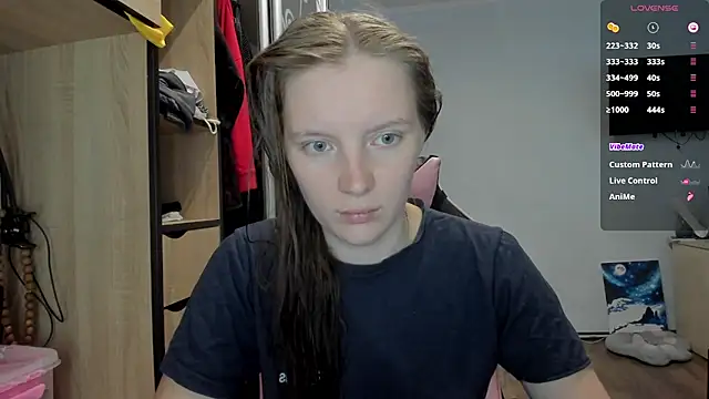 Snapshot of Mary_Blu chatting on 09.18.25 Mary Blu online show from 09.18.25