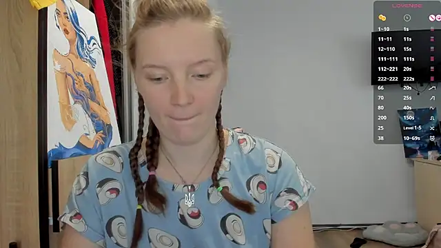 Snapshot of Mary_Blu chatting on 10.06.25 Mary Blu online show from 10.06.25