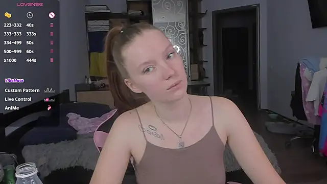 Snapshot of Mary_Blu chatting on 11.30.25 Mary Blu online show from 11.30.25