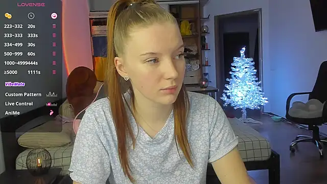 Snapshot of Mary_Blu chatting on 12.19.25 Mary Blu online show from 12.19.25