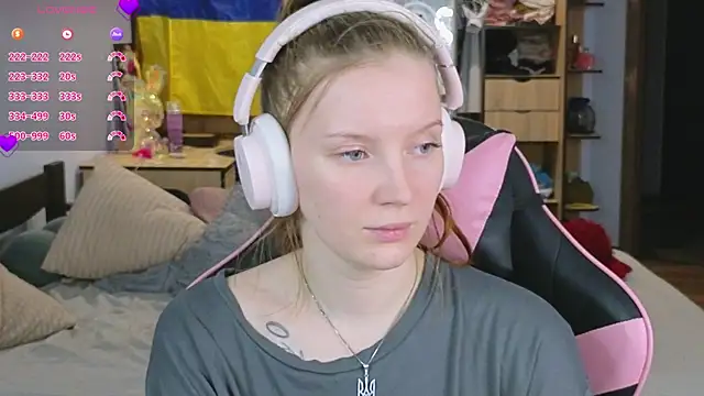 Snapshot of Mary_Blu chatting on 01.11.26 Mary Blu online show from 01.11.26