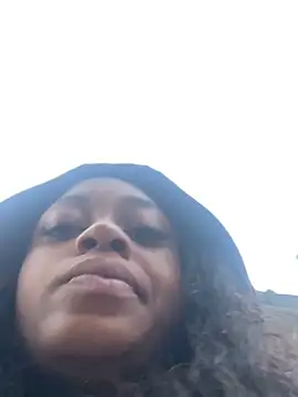 LiaTrainor online show from 04.08.26