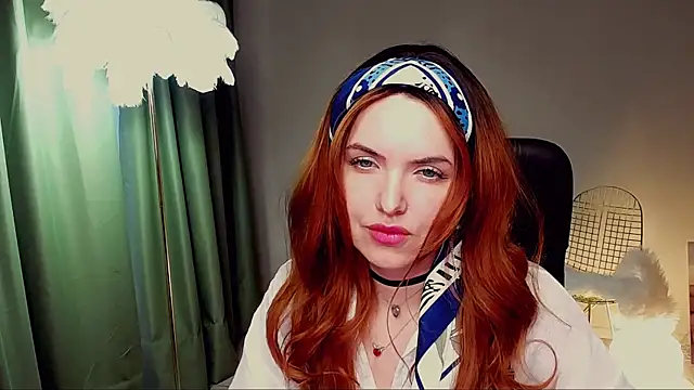 Snapshot of AliceSmite chatting on 05.11.26 AliceSmite online show from 05.11.26