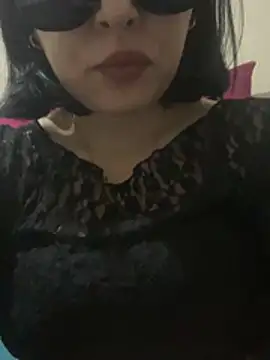 Snapshot of edeece chatting on 03.24.26 edeece online show from 03.24.26