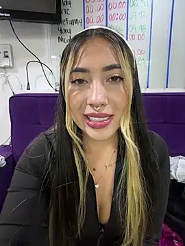 ManuelaVeeleez online show from 05.22.26
