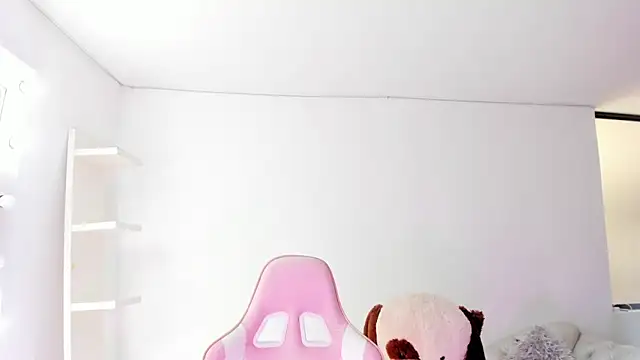 KoralCruz  online show from 03.16.26