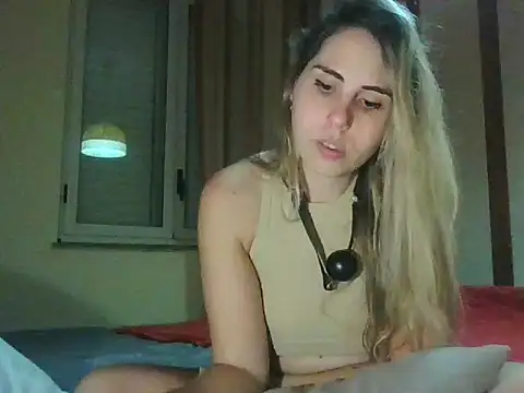 Snapshot of Emilyvuxa chatting on 03.22.26 Emilyvuxa online show from 03.22.26