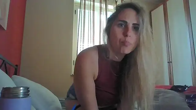 Snapshot of Emilyvuxa chatting on 05.01.26 Emilyvuxa online show from 05.01.26