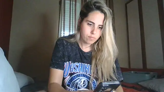 Snapshot of Emilyvuxa chatting on 05.09.26 Emilyvuxa online show from 05.09.26