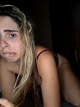 Snapshot of Emilyvuxa chatting on 05.18.26 Emilyvuxa online show from 05.18.26