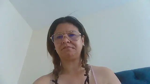 Jiwon Han online show from 03.19.26