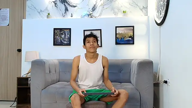 SKINNY BOYXXX online show from 04.01.26