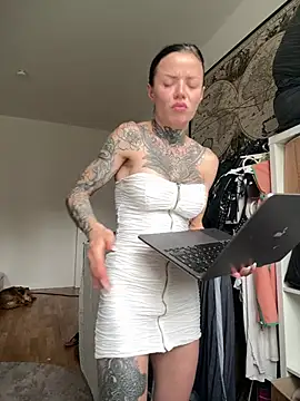 SkinnyLilly online show from 06.29.26