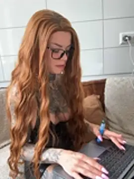 SkinnyLilly online show from 07.03.26