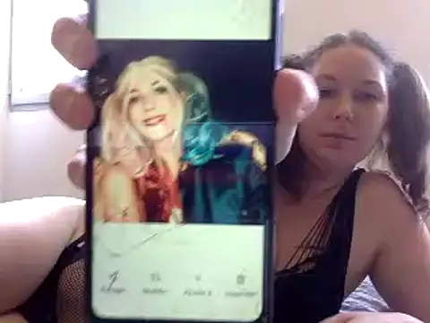 Snapshot of douce_blanche13 chatting on 05.24.26 douce blanche13 online show from 05.24.26