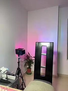 Snapshot of zhara_1198 chatting on 05.03.26 zhara 1198 online show from 05.03.26