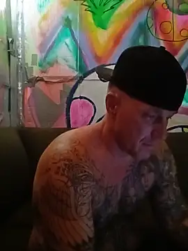 Snapshot of drednasty chatting on 06.14.26 drednasty online show from 06.14.26