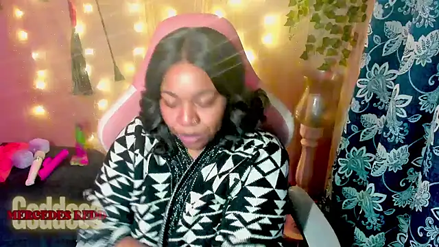 Snapshot of Goddess_MercedesRedd chatting on 04.25.26 Goddess MercedesRedd online show from 04.25.26