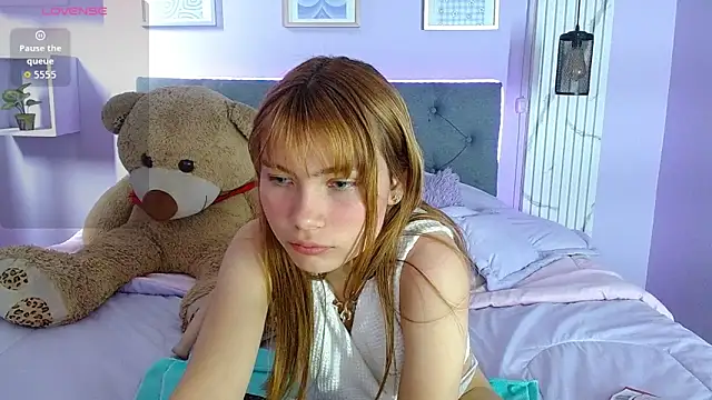 Snapshot of Celeste__London chatting on 05.17.26 Celeste London online show from 05.17.26