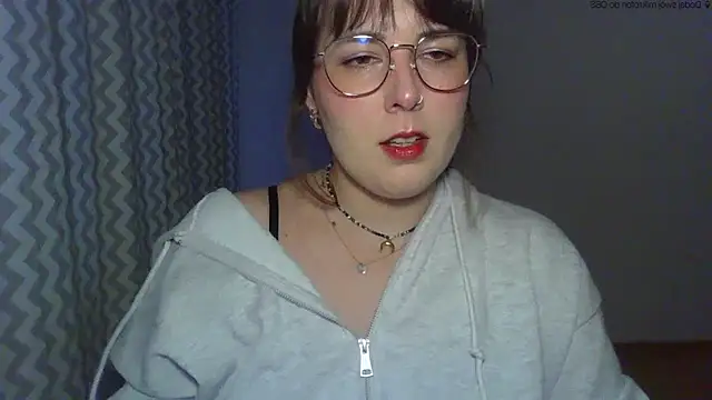 Snapshot of ClaraHard chatting on 05.11.26 ClaraHard online show from 05.11.26
