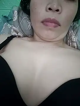 Snapshot of lucie_mehott19 chatting on 03.21.26 lucie mehott19 online show from 03.21.26