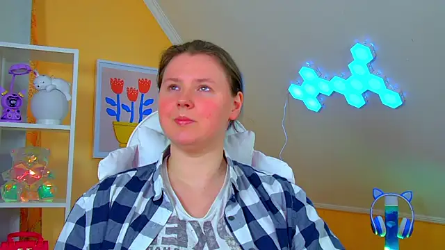 MelodyMoores online show from 04.15.26