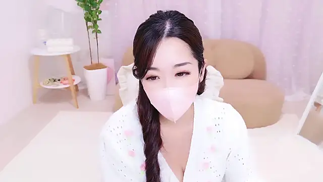 YURIKAsan  online show from 04.21.26