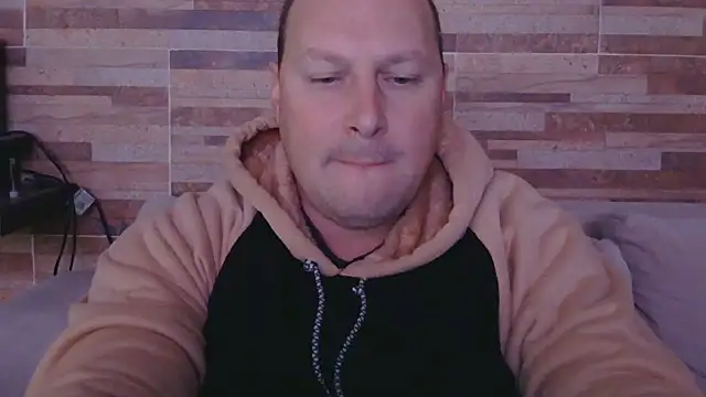 Snapshot of lustonfan chatting on 05.22.26 lustonfan online show from 05.22.26