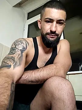 Snapshot of Tommy_Porn_ chatting on 04.12.26 Tommy Porn online show from 04.12.26