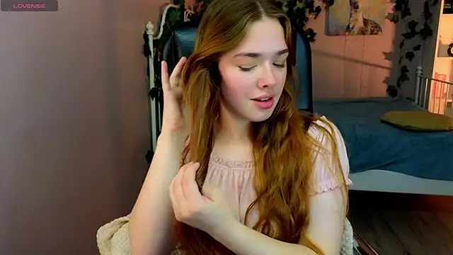 TiffanyVex online show from 04.11.26