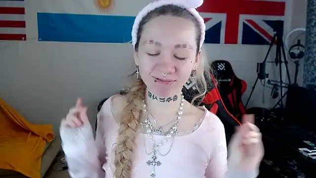 Nica Kawaii online show from 03.16.26