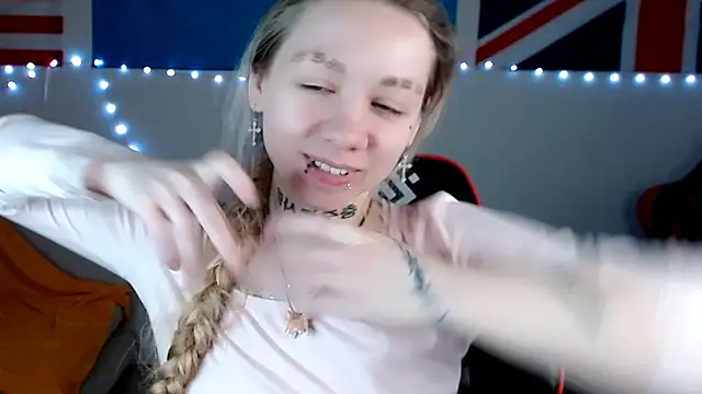 Nica Kawaii online show from 03.19.26