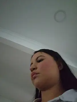 Snapshot of Pretty_Julieta chatting on 04.28.26 Pretty Julieta online show from 04.28.26